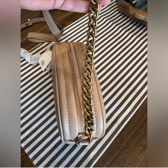 Tory Burch Kira Chevron camera bag Devon sand color gold tone hardware NWT - Picture 11 of 16